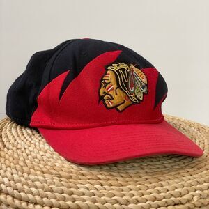 Vintage Chicago Blackhawks Snapback Hat Cap Rare Sharktooth Mitchell & Ness